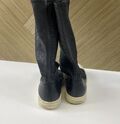 Flat leather boots