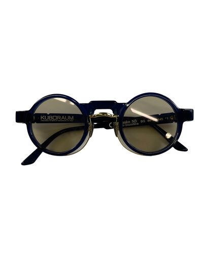 Round shaped sunglasses
