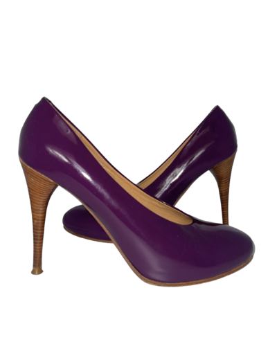 Patent high-heels shoes