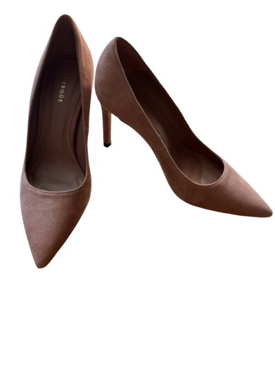 Suede pumps shoes