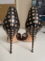 High-heel shoes