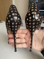 High-heel shoes