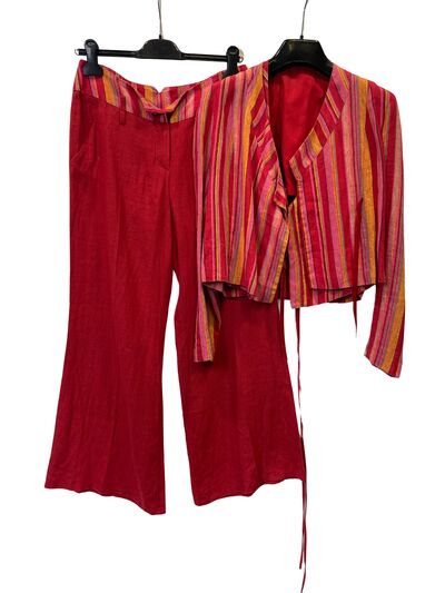 Red linen set
