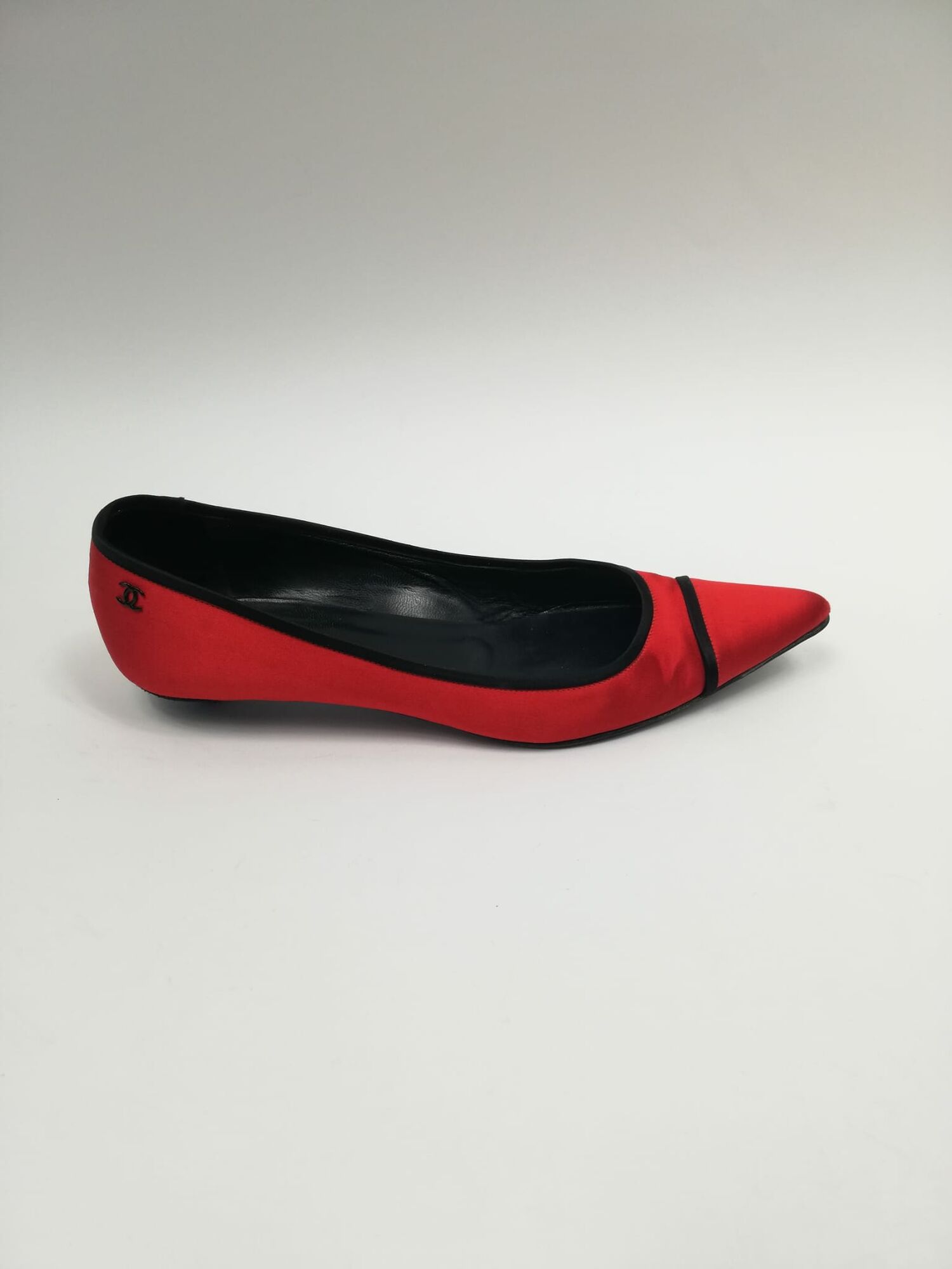 Silk Ballet flats Shoes Chanel - 40, buy pre-owned at 100 EUR