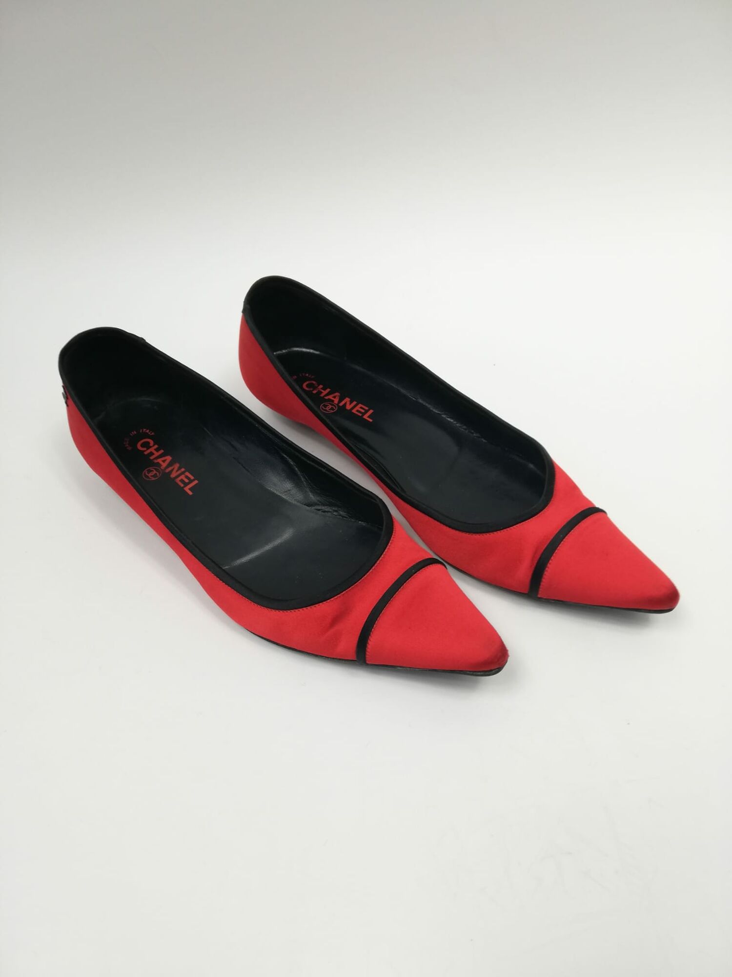 Chanel discount red shoes