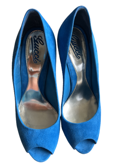 Open toe pumps