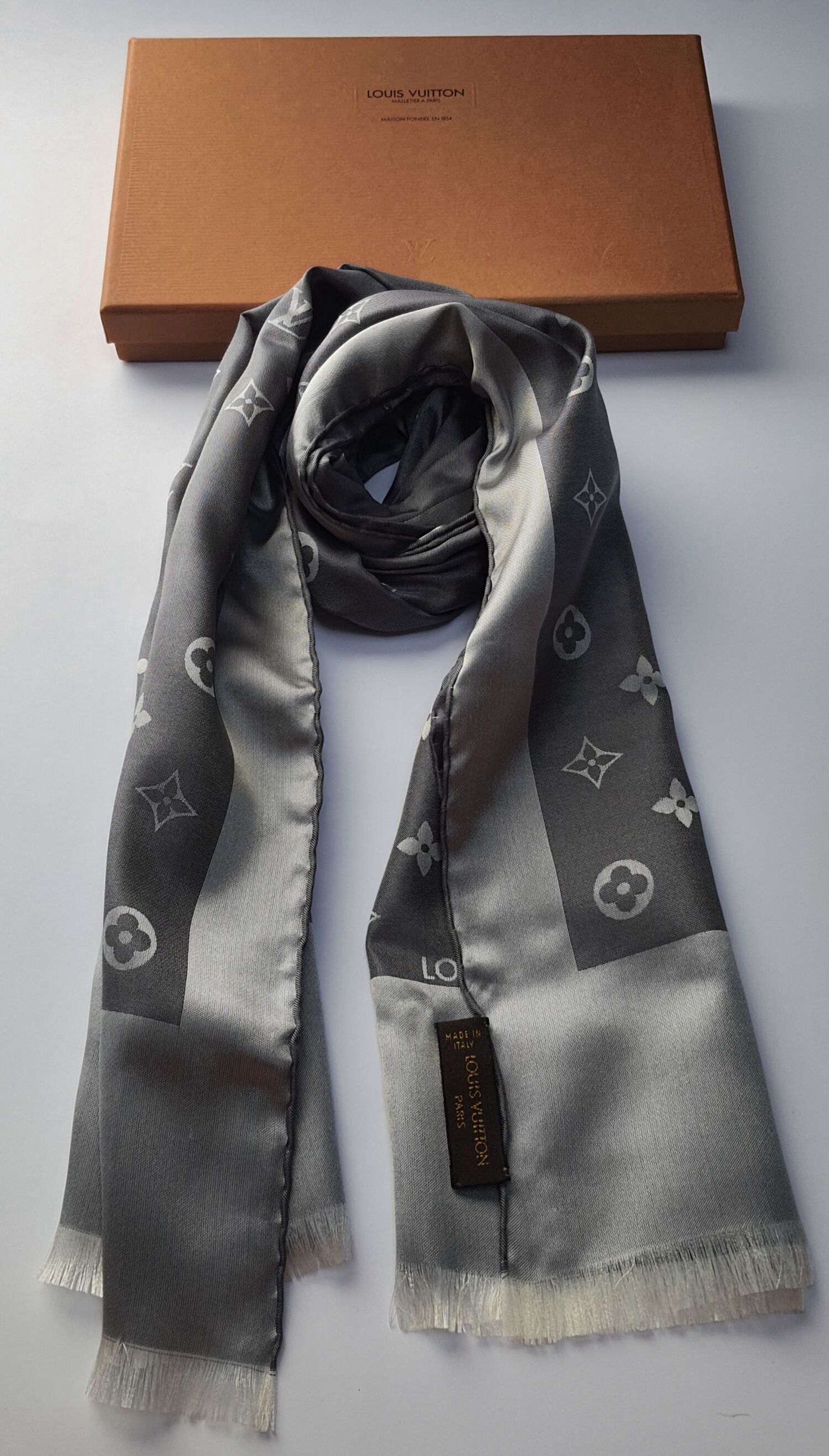 Louis Vuitton Gray Silk Scarves & Wraps for Women for sale