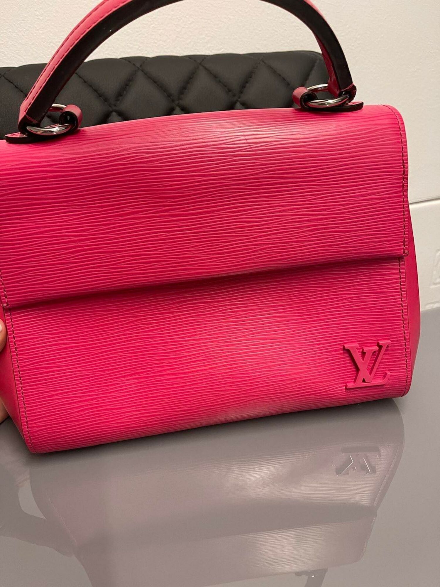 Handbag Louis Vuitton, buy pre-owned at 1400 EUR