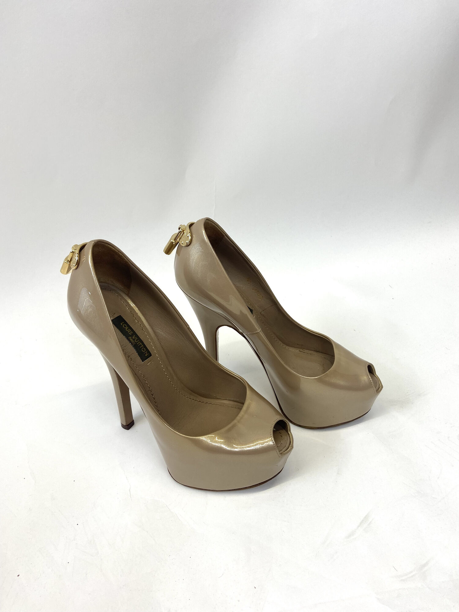 Platform Shoes Louis Vuitton, buy pre-owned at 225 EUR