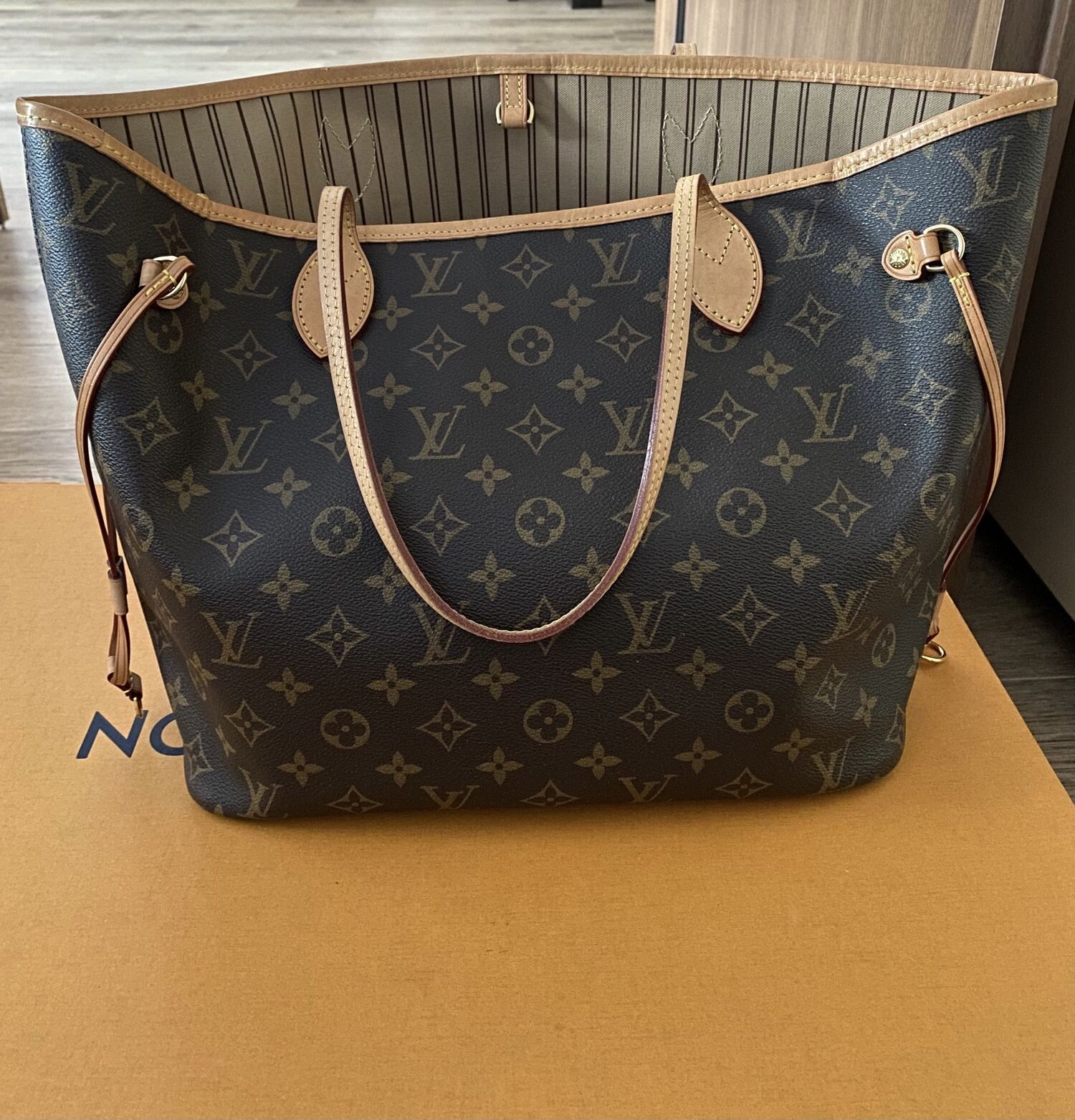 Monogram Neverfull MM Louis Vuitton, buy pre-owned at 990 EUR