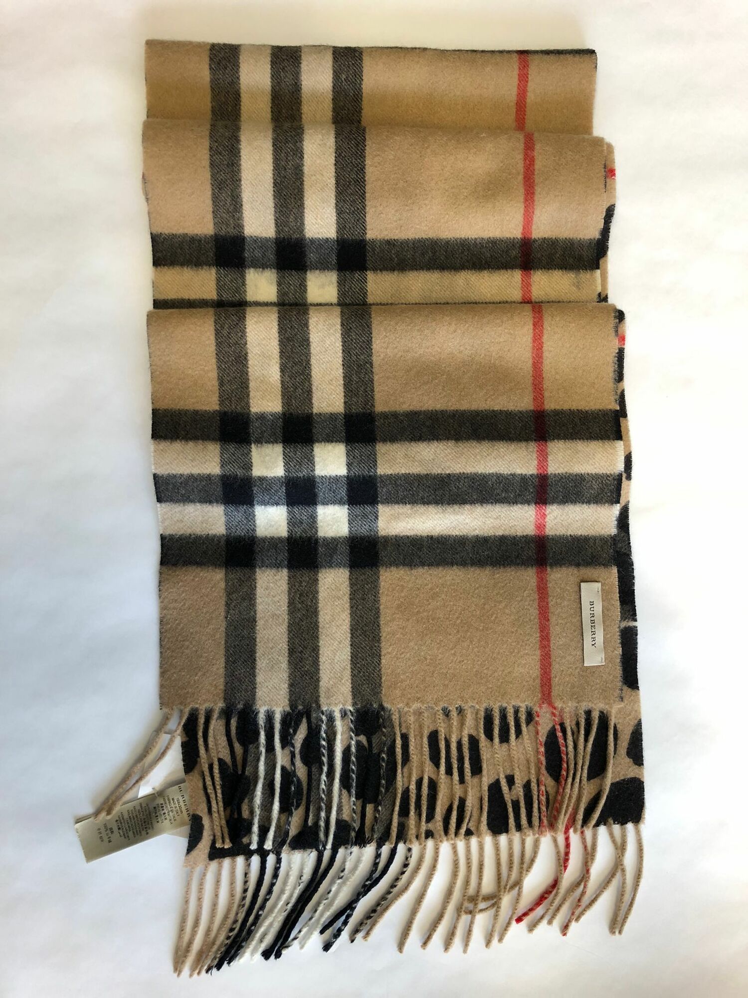 Cashmere Scarf Burberry, buy pre-owned at 180 EUR