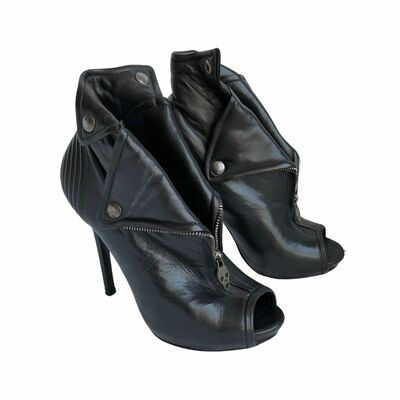 High heel Shoes