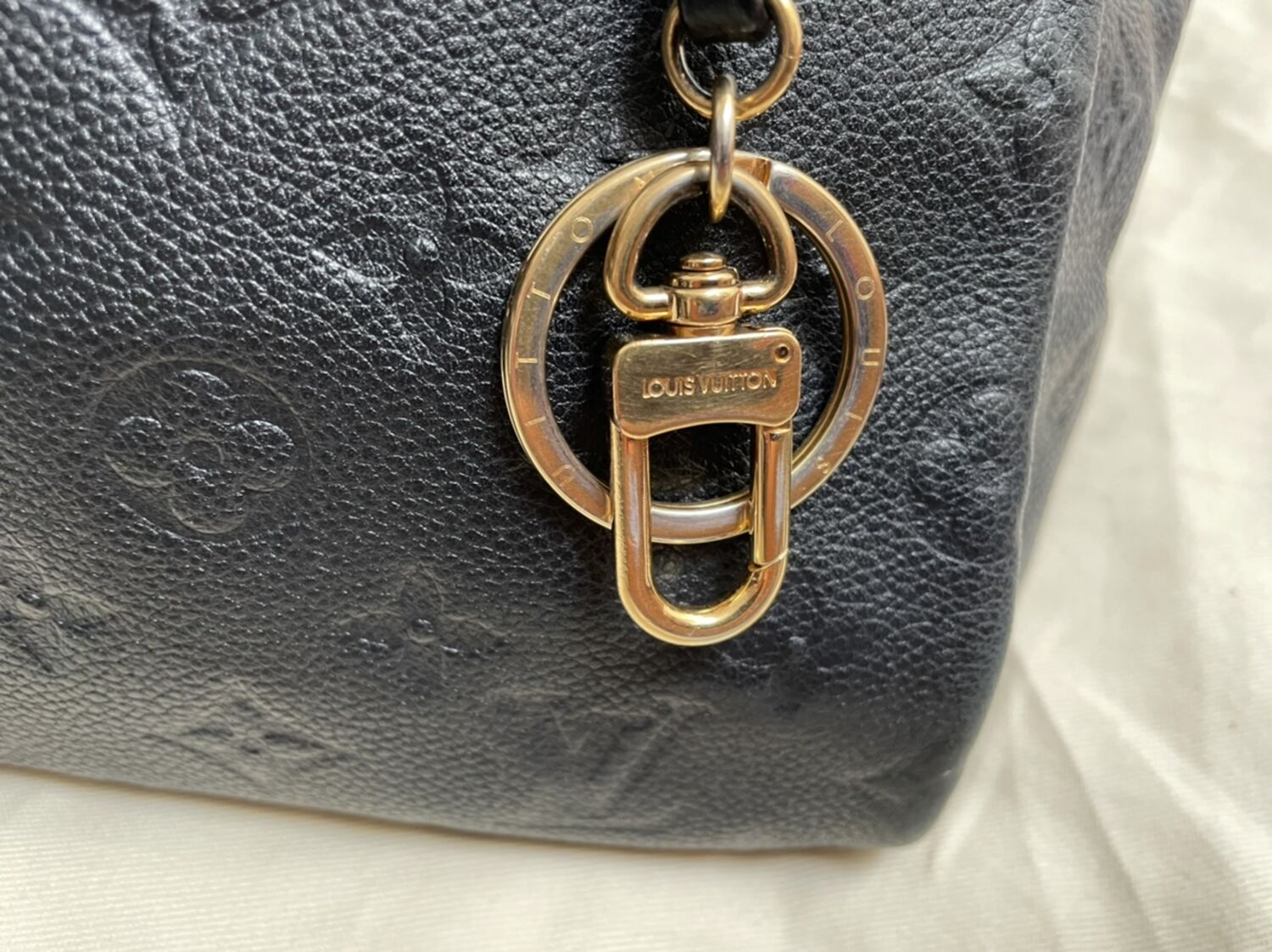 Louis Vuitton Artsy Monogram Hobo Bag