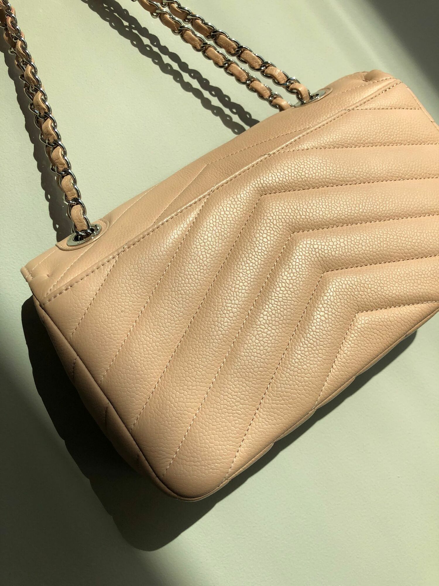 chanel chevron handbag