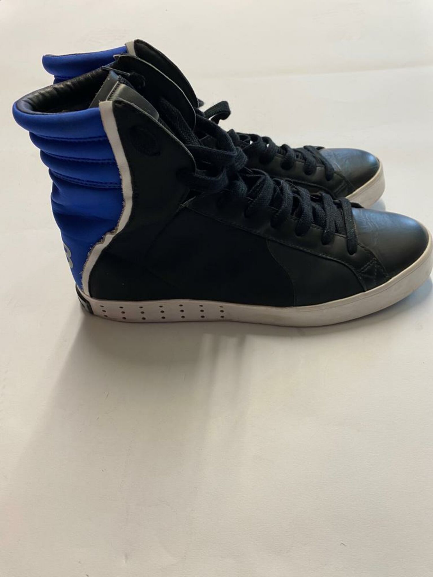 Yohji yamamoto high top on sale sneakers