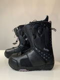 Snowboarding boots
