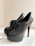 Peep toe platform shoes