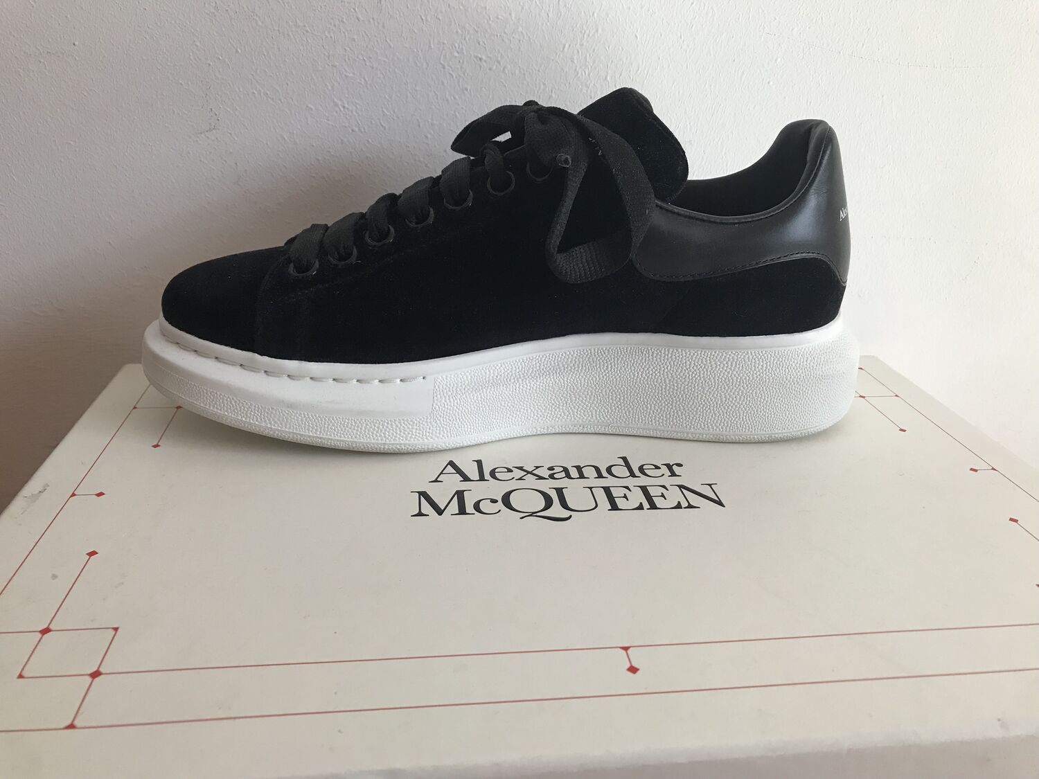 Alexander McQueen Logo Intarsia Chunky Sock Sneaker Grey White (Women's) -  708096W4UA18291 - GB