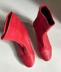 Red strech ankle boots