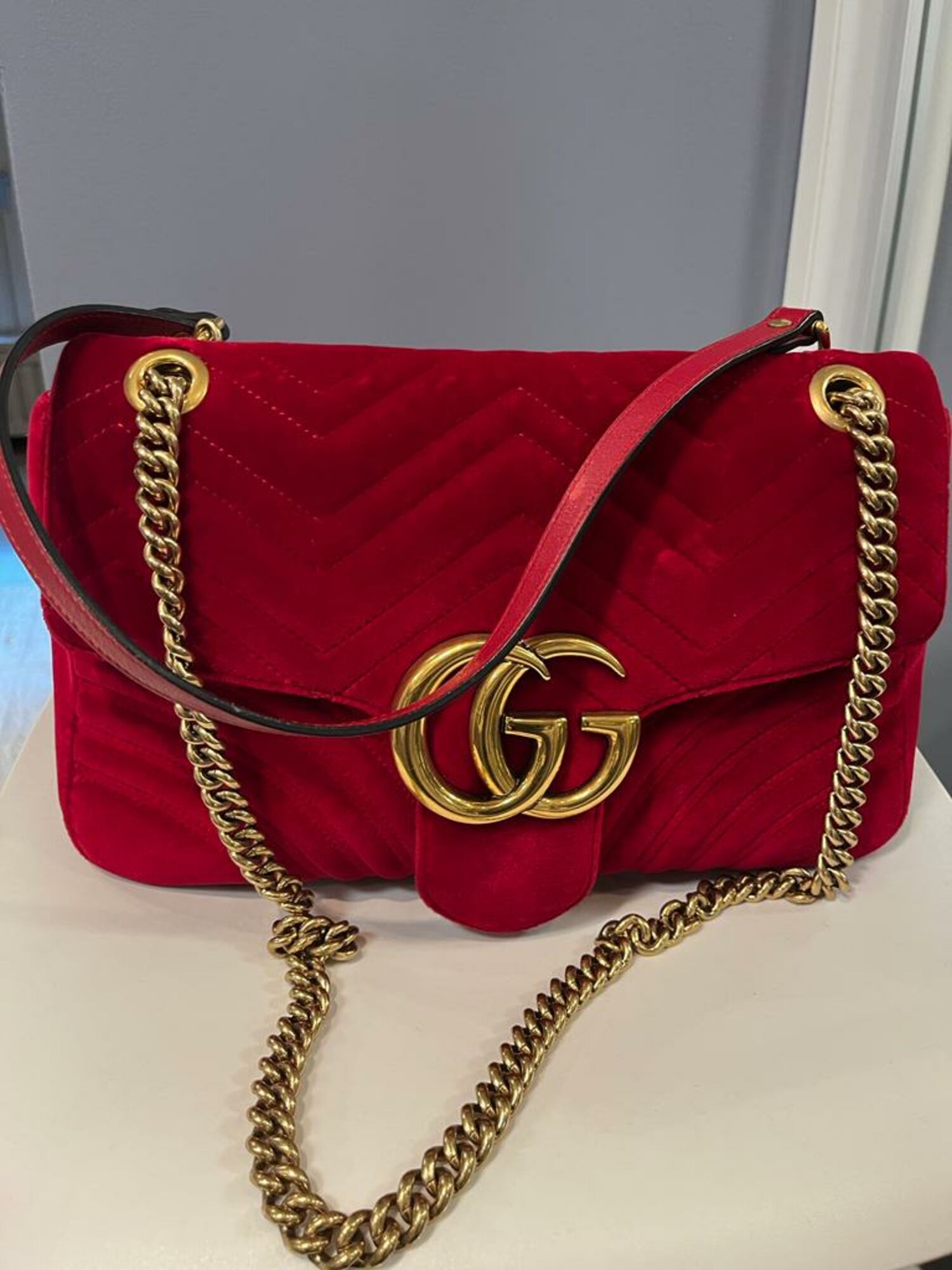 Gucci marmont velvet bag red