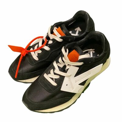 Canvas Low top Sneakers