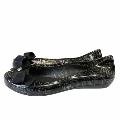 Ballet flats