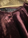 Velvet Knee-lengh Skirt
