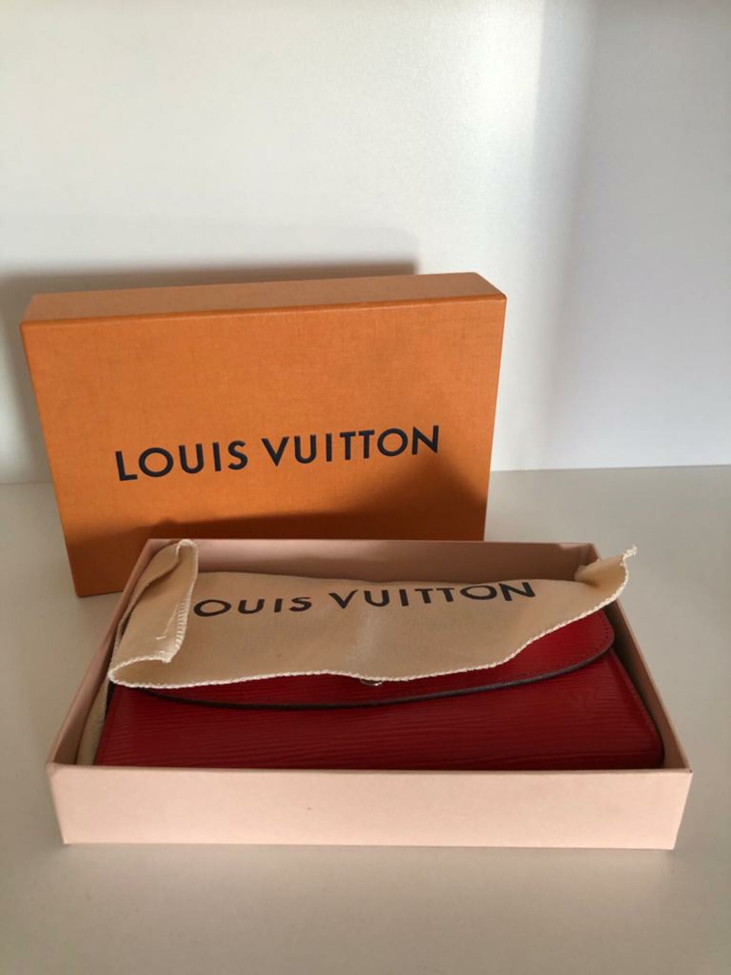 Leather Wallet Louis Vuitton, buy pre-owned at 200 EUR