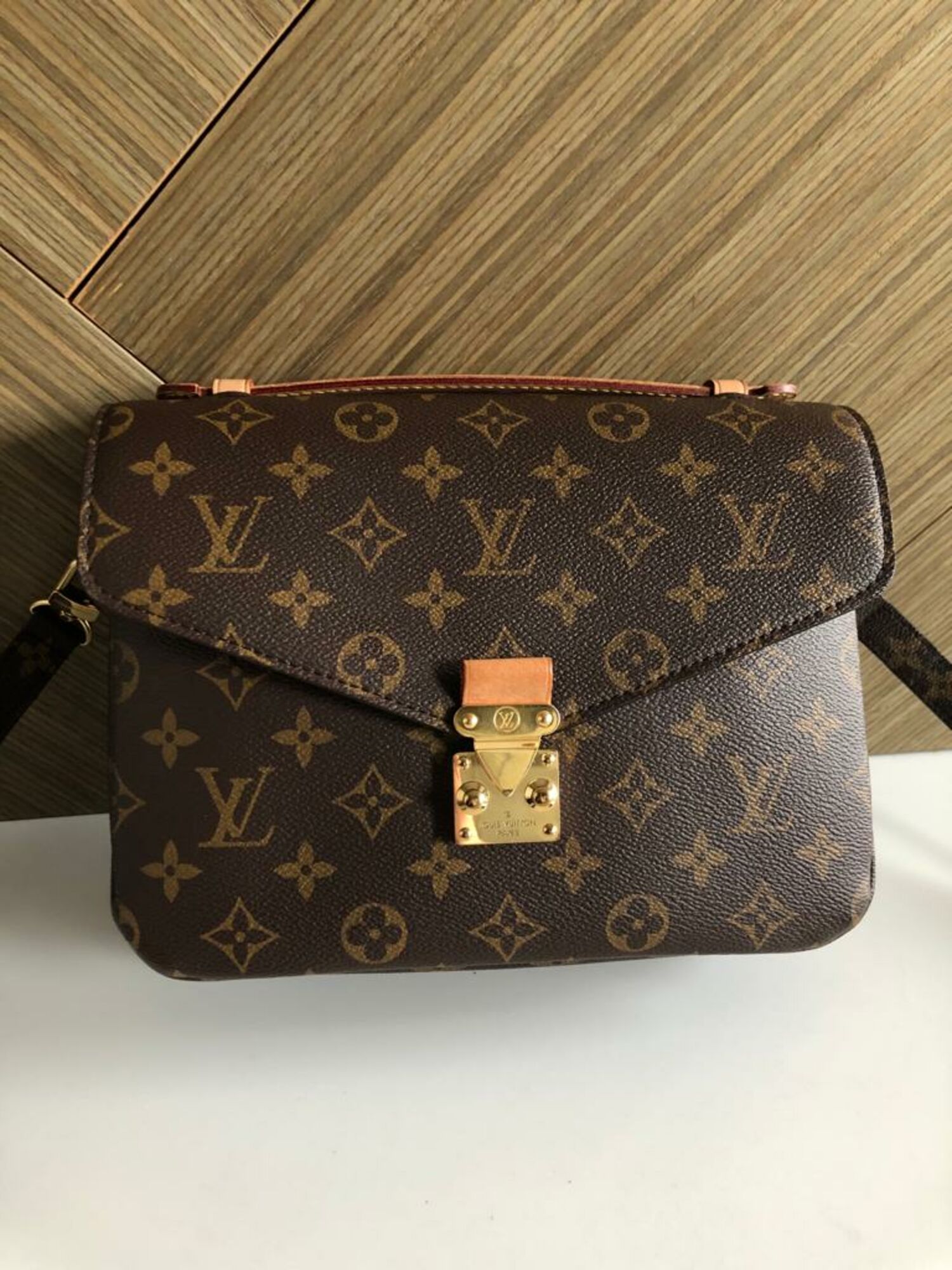 Louis Vuitton Monogram Pochette Metis Monogram – The Bag Broker