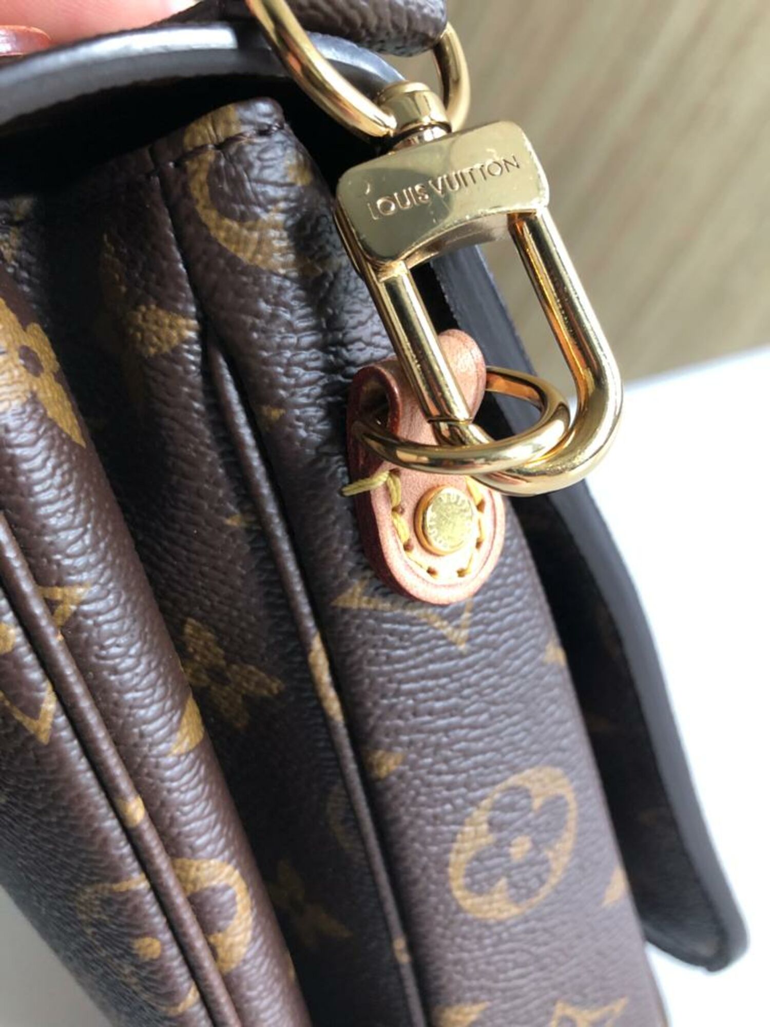 Louis Vuitton Pochette Metis Black . Receipt in hand Bag