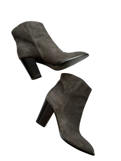 Suede boots