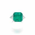 White Gold Emerald Ring