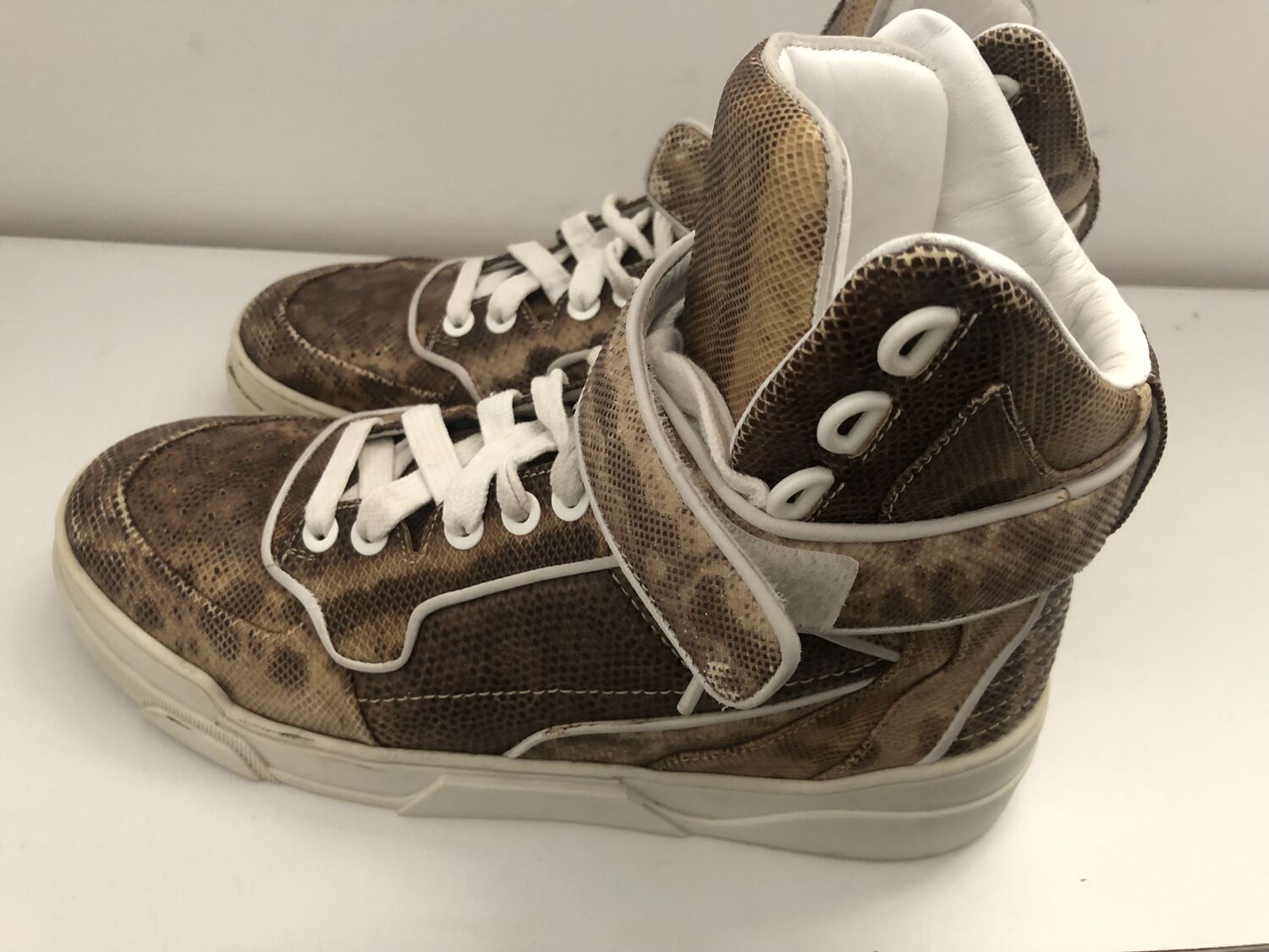 Leather High Top Sneakers Givenchy 37 buy pre owned at 200 EUR