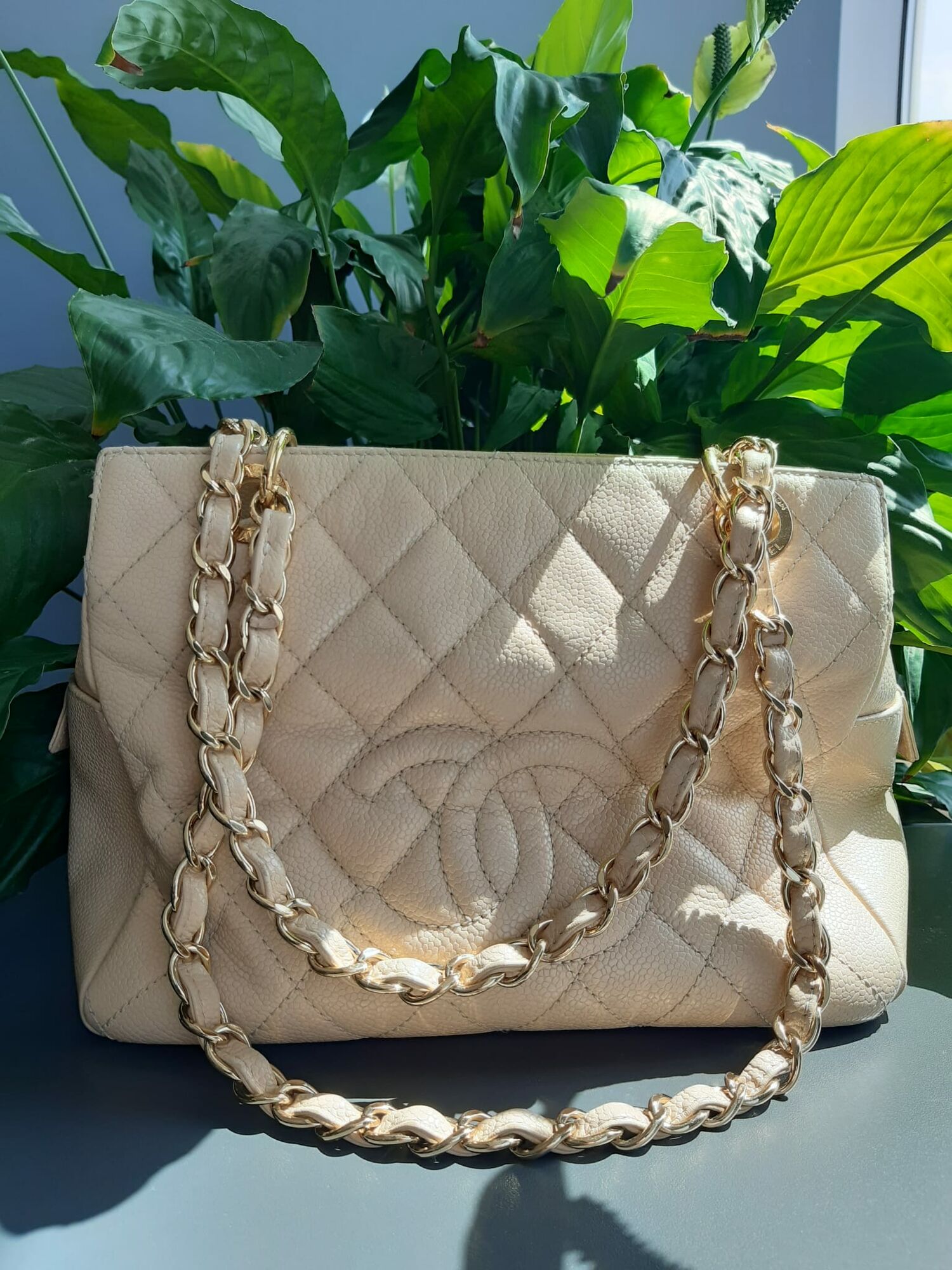 CHANEL PETITE SHOPPING TOTE BAG IN BEIGE CAVIAR LEATHER - Still in