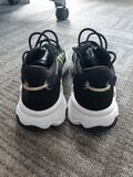 Low top Sneakers