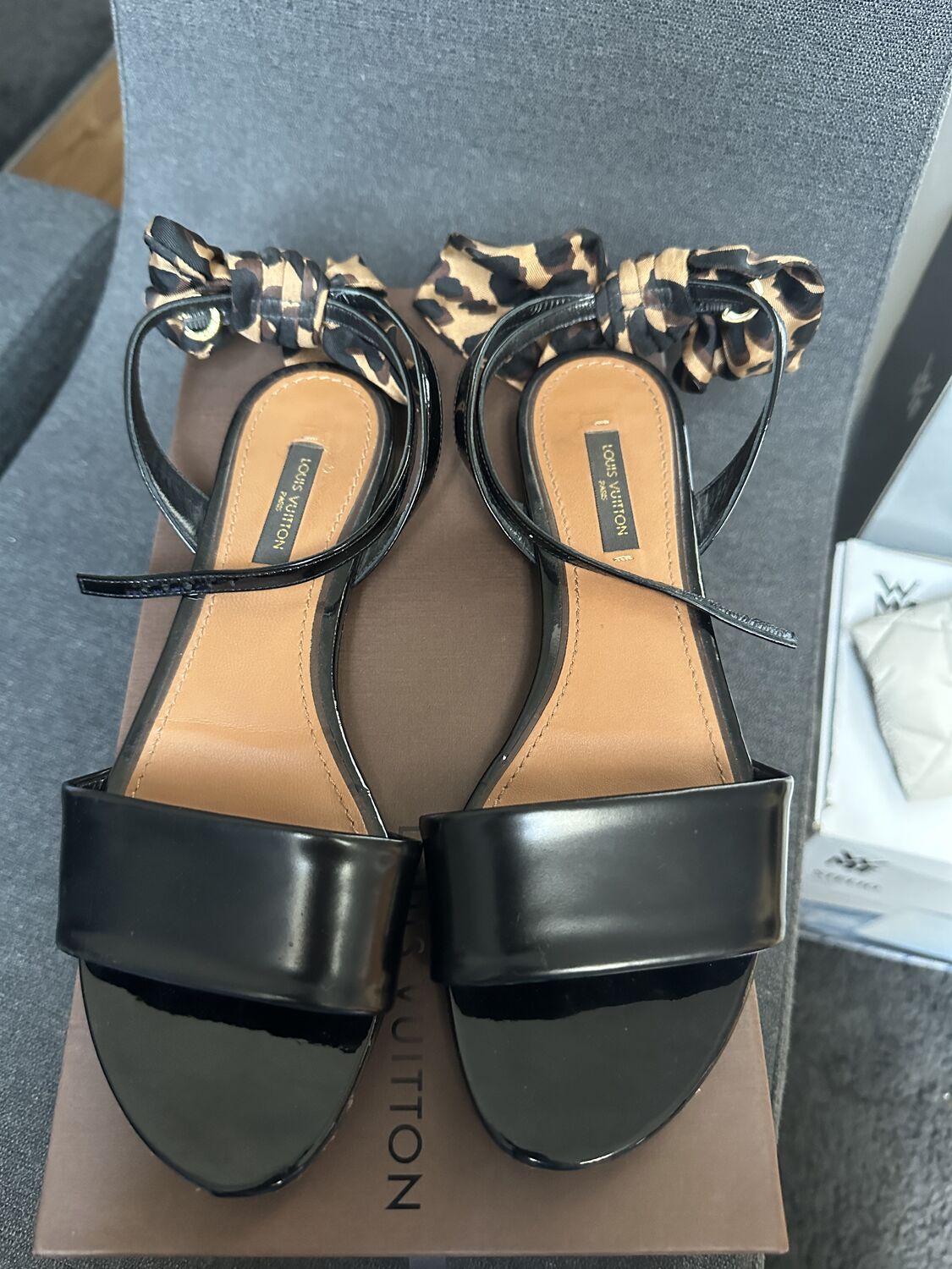 Leather Flat Sandals Louis Vuitton - 37, pre-owned at 400 EUR