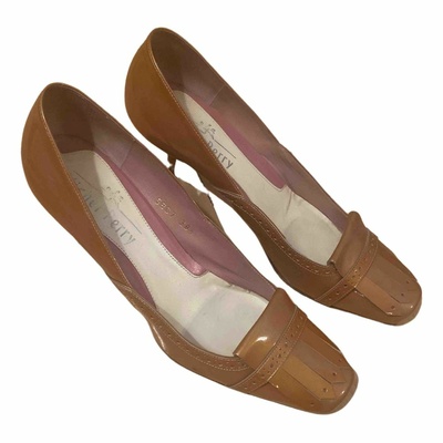 Patent shoes