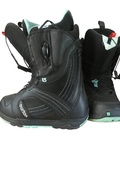Snowboard boots