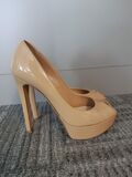 High-heels Shoes
