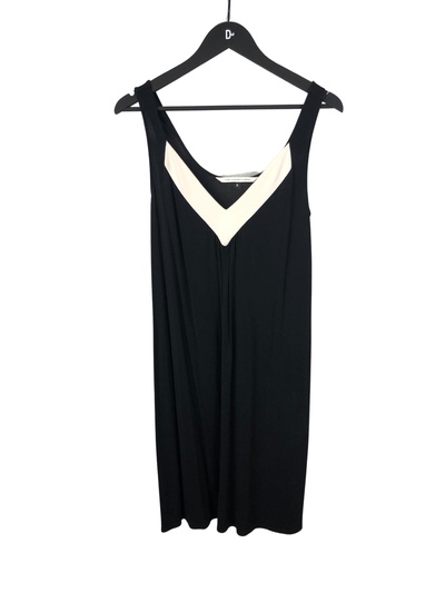 Sleeveless dress