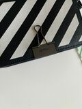 Crossbody handbag