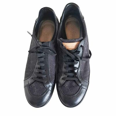 Low casual sneakers