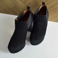 Ankle suede boots