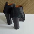 Ankle suede boots