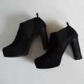 Ankle suede boots