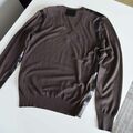 Cashmere sweater with rubbery lines