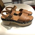Wooden platform sandals