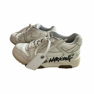 Leather sneakers