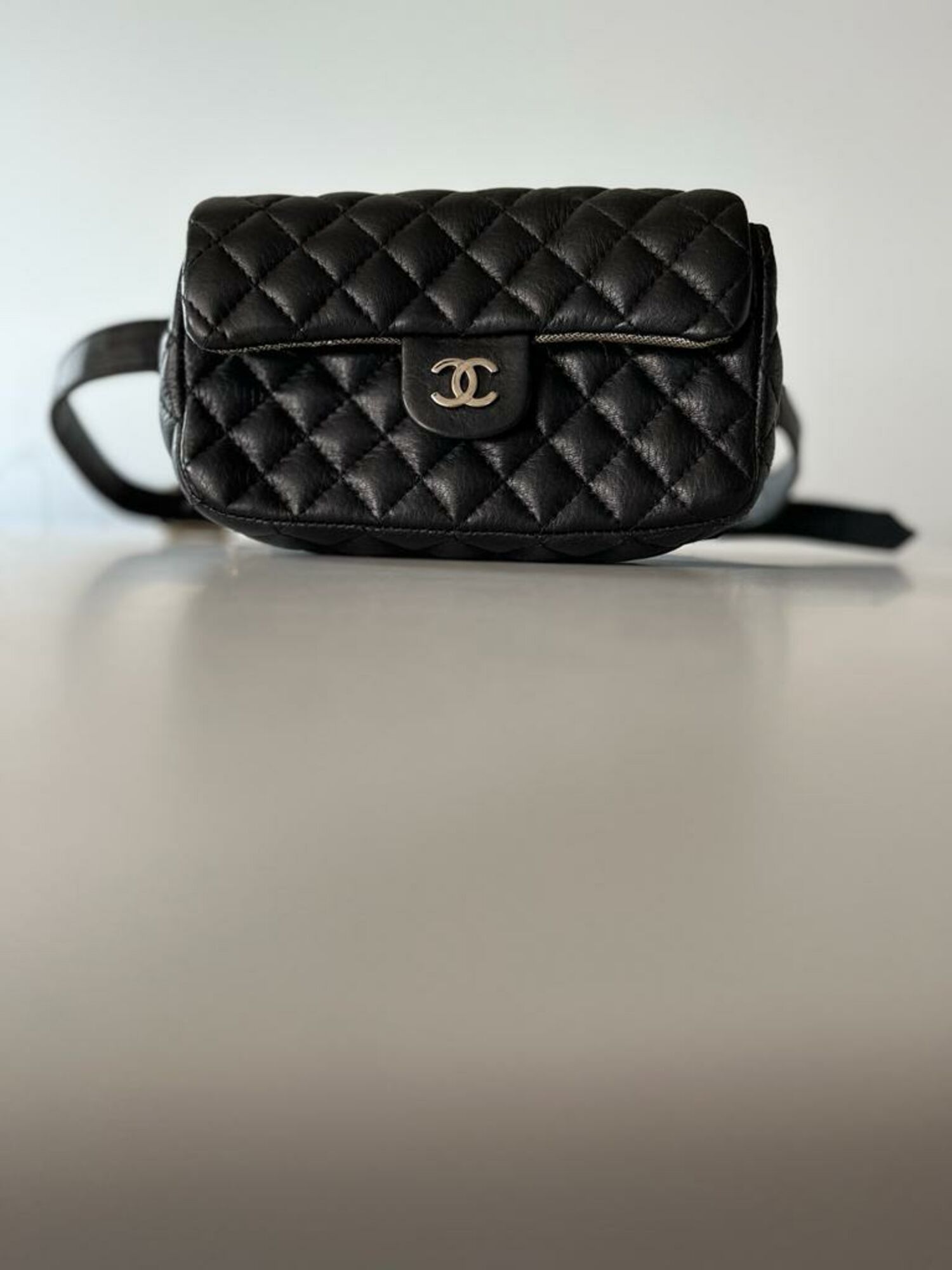 Chanel CC Patent Leather Belt Bag (SHG-27599) – LuxeDH