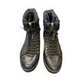 Sporty boots